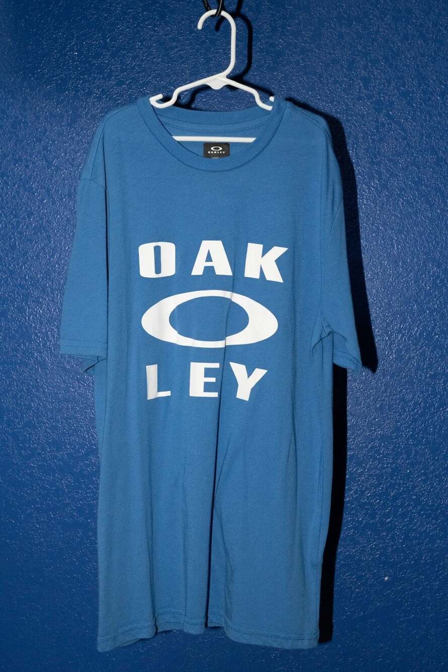 Y2K Oakley Button Up White Striped Shirt Size Extra Small